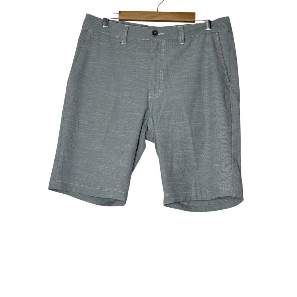 Travis Mathew Golf Shorts Men's 34 Gray Textured Poly Stretch Pockets Athleisure
